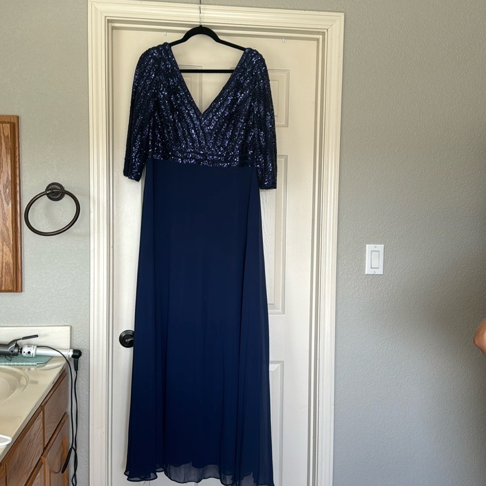 Ever Pretty navy blue sequence three-quarter sleeve